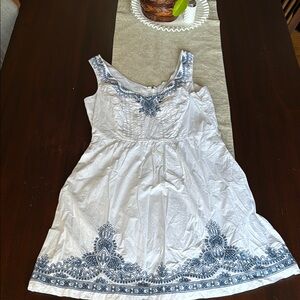 Vineyard Vines White Midi Dress with Blue Embroidery